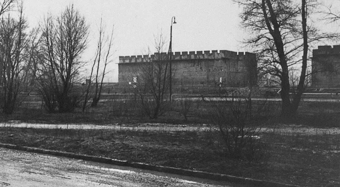 Nachkriegsaufnahme der Tankgruppe C am Alberner Hafen, einer Anlage, die von italienischen Zwangsarbeitern errichtet wurde. Archiv Hafen Wien  