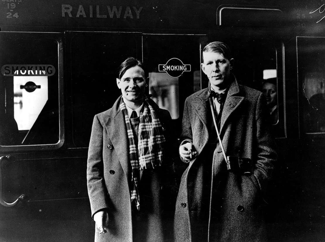 Auden (r.) mit dem Schriftsteller Christopher Isherwood, undatierte Fotografie, Personalities / TopFoto / picturedesk.com  