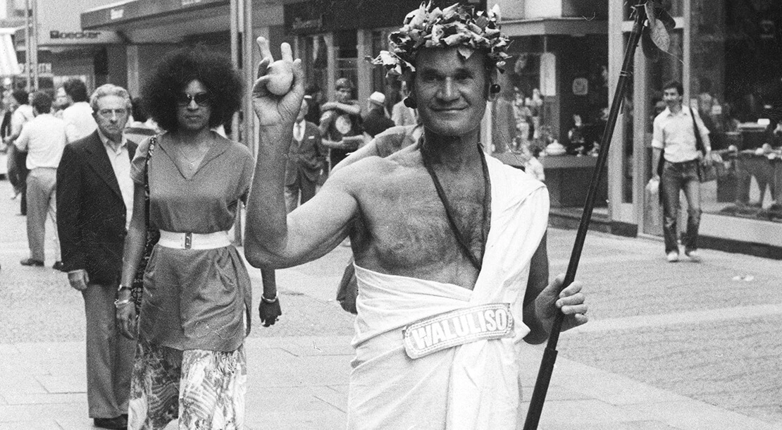 Waluliso auf der Kärntner Straße, wo man ihn fast täglich und bei jedem Wetter antraf, 1985, Foto: Votava / brandstaetter images / picturedesk.com