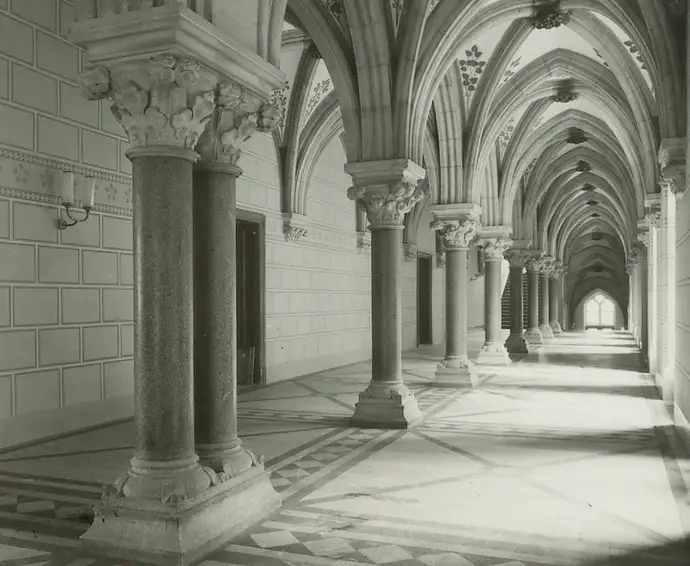 Johanna Fiegl: Fotodokumentation Ringstraße: Beethovenplatz 1, Akademisches Gymnasium, 1960er Jahre, Wien Museum, Inv.-Nr. 239396/1978 (Ausschnitt)