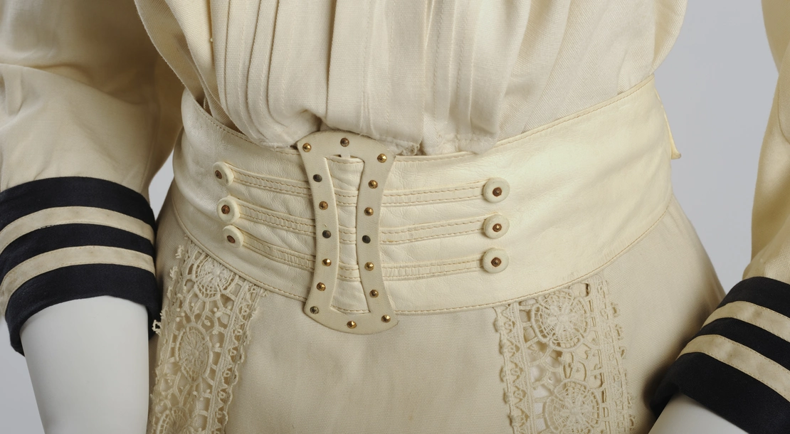 Tenniskleid für Damen, um 1903 Foto: Christa Losta