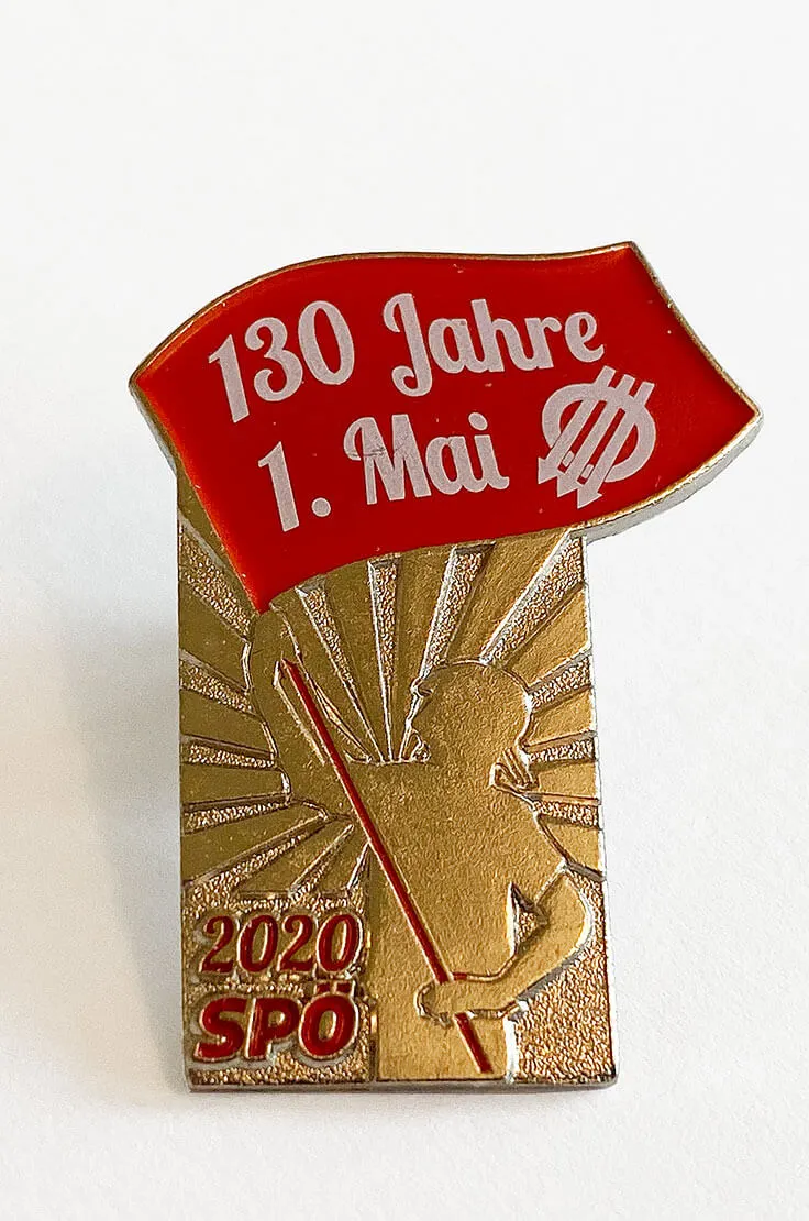 Anstecknadel zum 1. Mai 2020, Foto: Tom Koch  