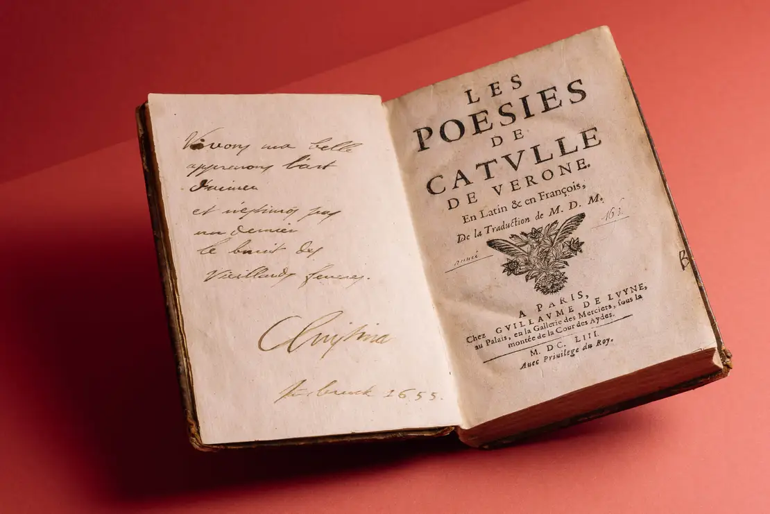 Könnte Christina von Schweden (1626–1689) diesen Lyrikband an ihre Geliebte verschickt haben? Foto: Gregor Hofbauer, QWIEN