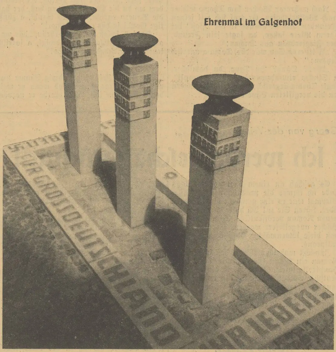 Ehrenmal für die „Julikämpfer“ im Galgenhof des Wiener Landesgerichts, Juli 1939. Quelle: Völkischer Beobachter, 26.6.1939, Foto: A. Koppitz, ANNO / ÖNB