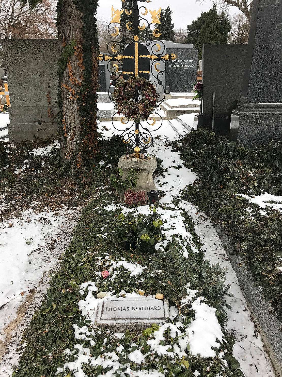 Grab Thomas Bernhards am Grinzinger Friedhof, Foto: Peter Stuiber 
