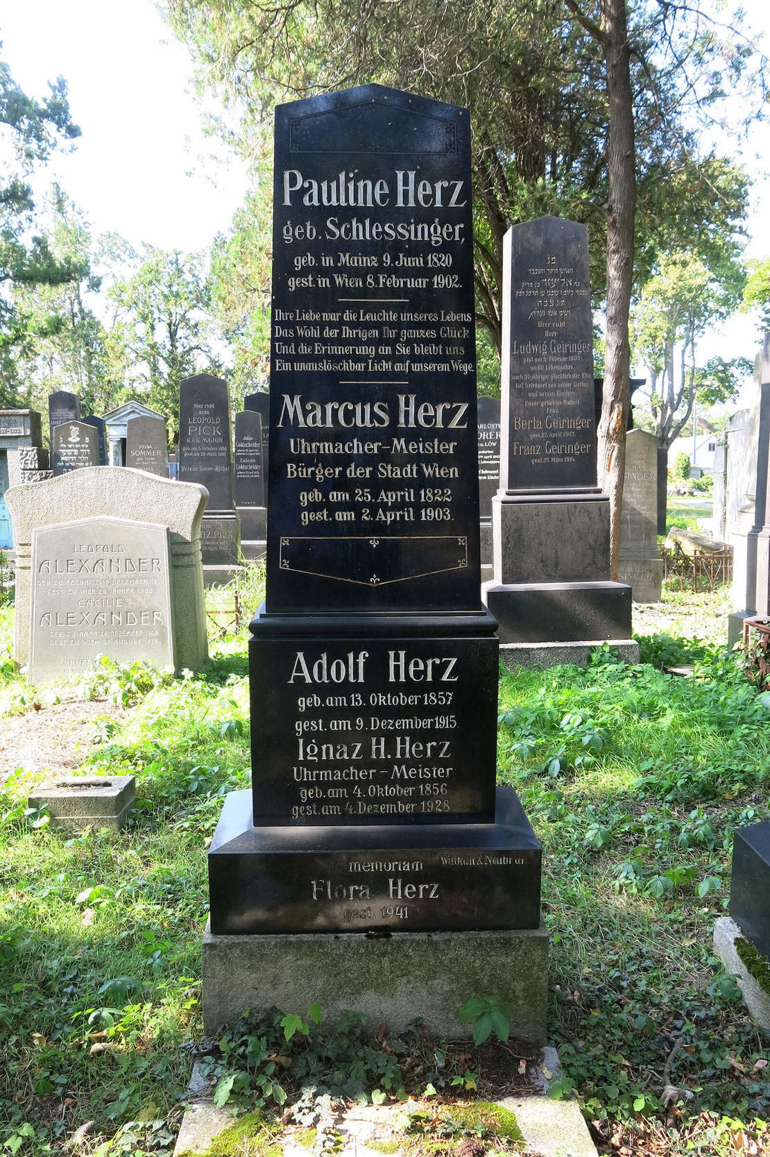 Grabstein von Pauline und Marcus Herz am Zentralfriedhof, Foto: Gerhard Milchram 