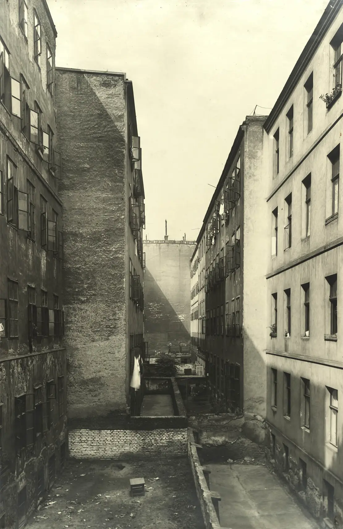Hof des Zinshausblockes, 2., Stuwerstraße 15-27, Sterneckplatz, um 1926, Foto: Martin Gerlach jun., Wien Museum, Inv.-Nr. 57962/19