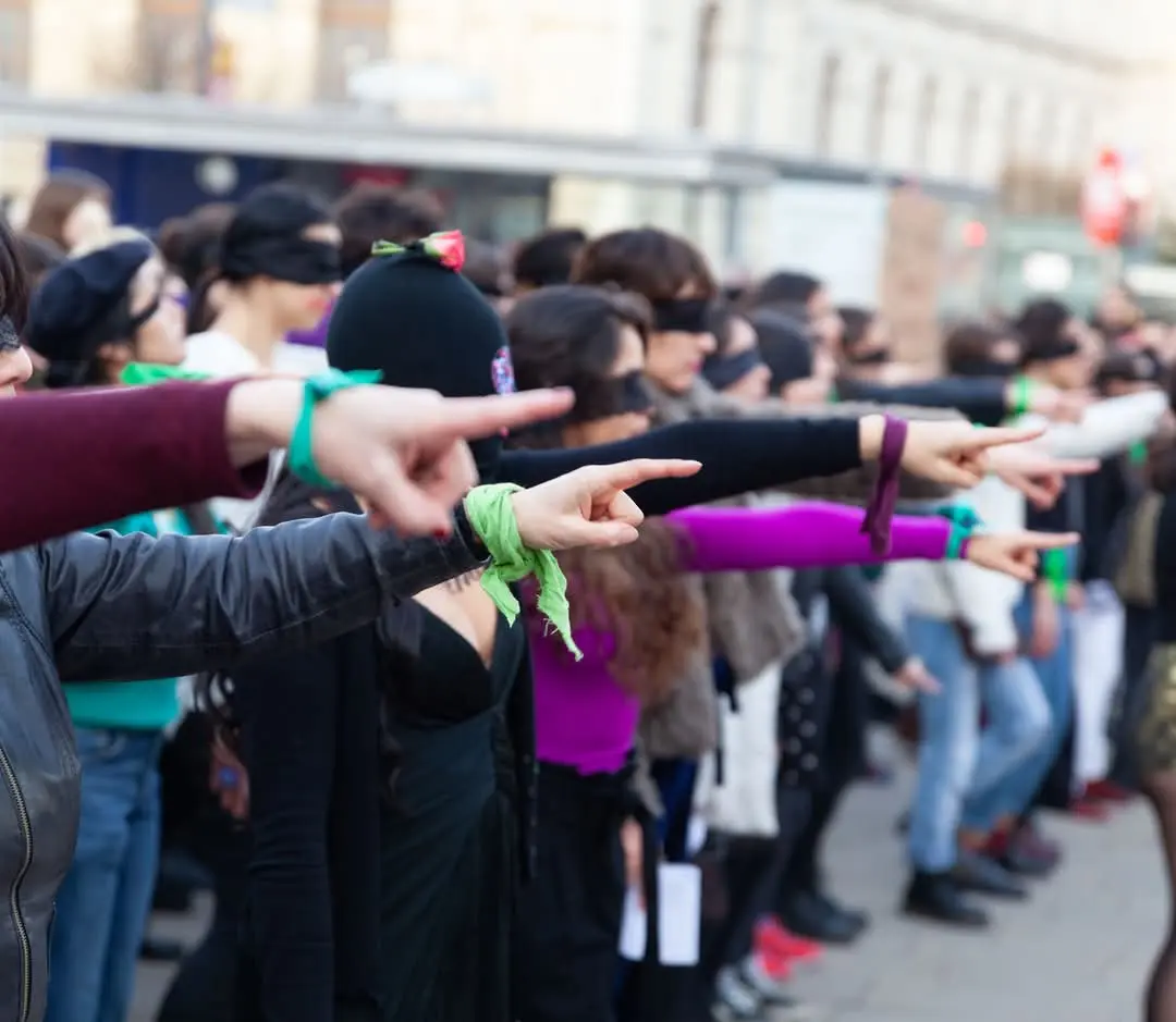 „Un violador en tu camino“ („Ein Vergewaltiger auf deinem Weg“) am Karlsplatz und am Platz der Menschenrechte, 2019, Fotos: Marisel Orellana Bongola  
