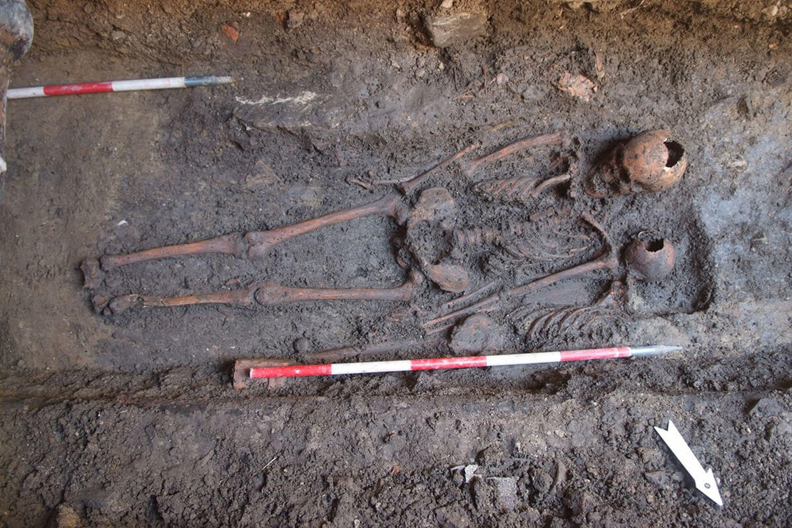 Ausgrabung einer Mehrfachbestattung am Petersplatz, Foto: Stadtarchäologie Wien 