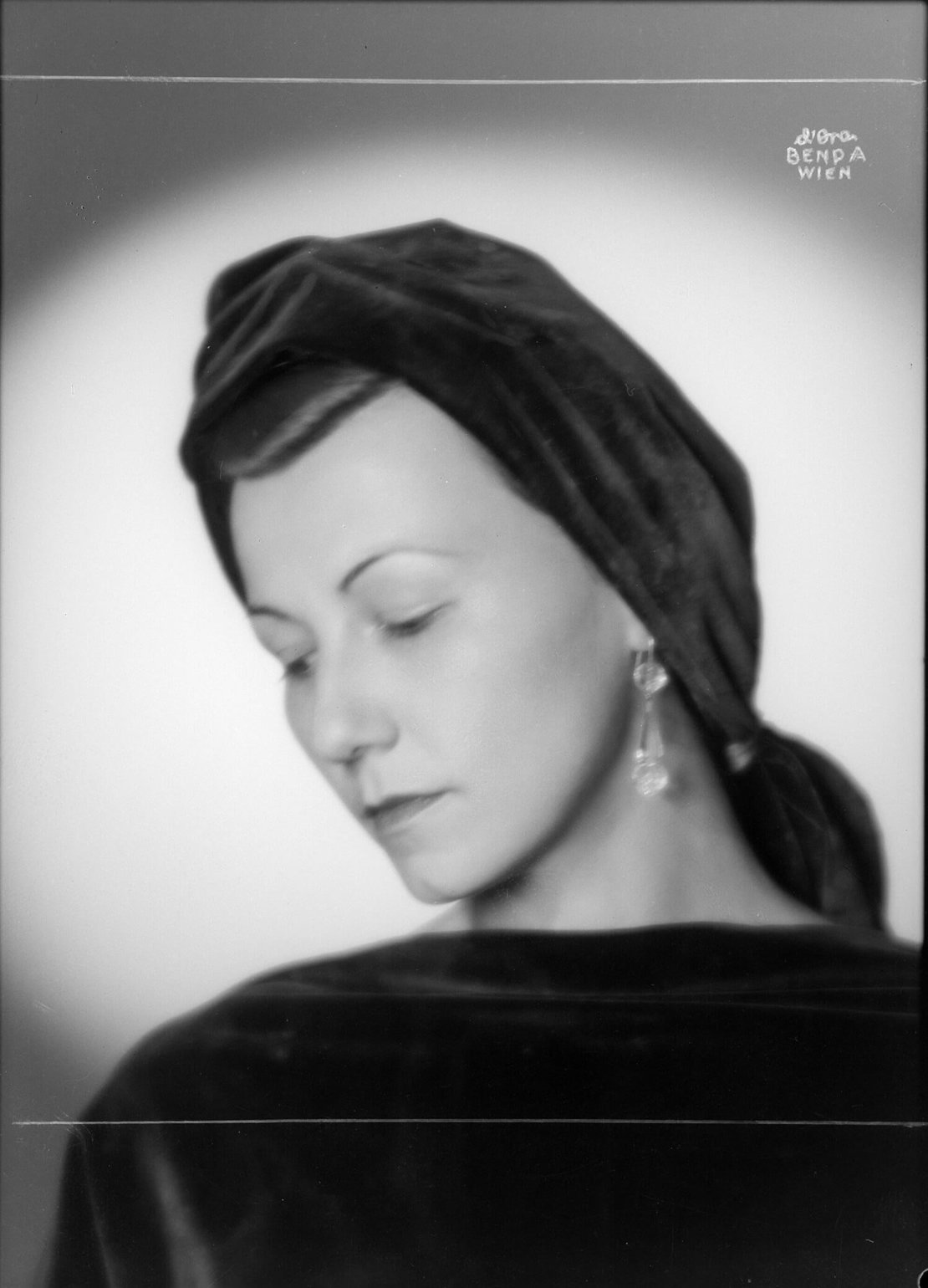 Schauspielerin Eva Zilcher, die langjährige Lebensgefährtin von Dorothea Neff, 1947. Foto: Atelier D'Ora-Benda / ÖNB-Bildarchiv / picturedesk.com 