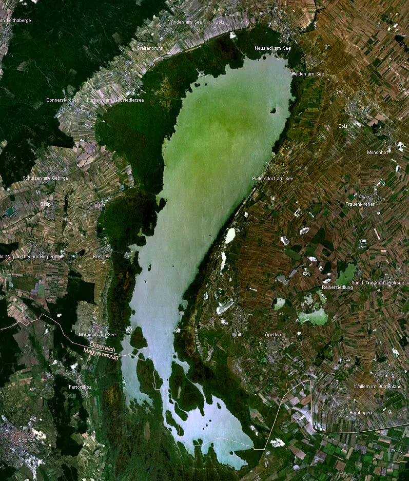 Satellitenaufnahme des Neusiedlersees, Quelle: Nasa/Wikimedia Commons  