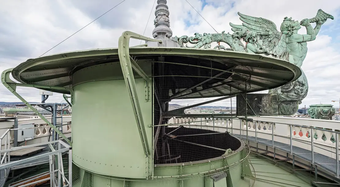 Windfahne, Foto: Hertha Hurnaus