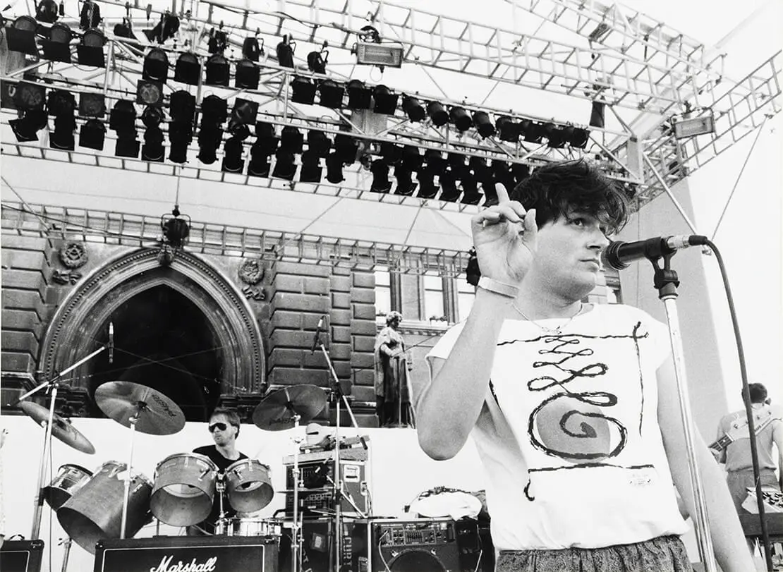 Didi Sattmann: Falco beim Soundcheck zum Eröffnungskonzert der Wiener Festwochen am Rathausplatz, 1985  