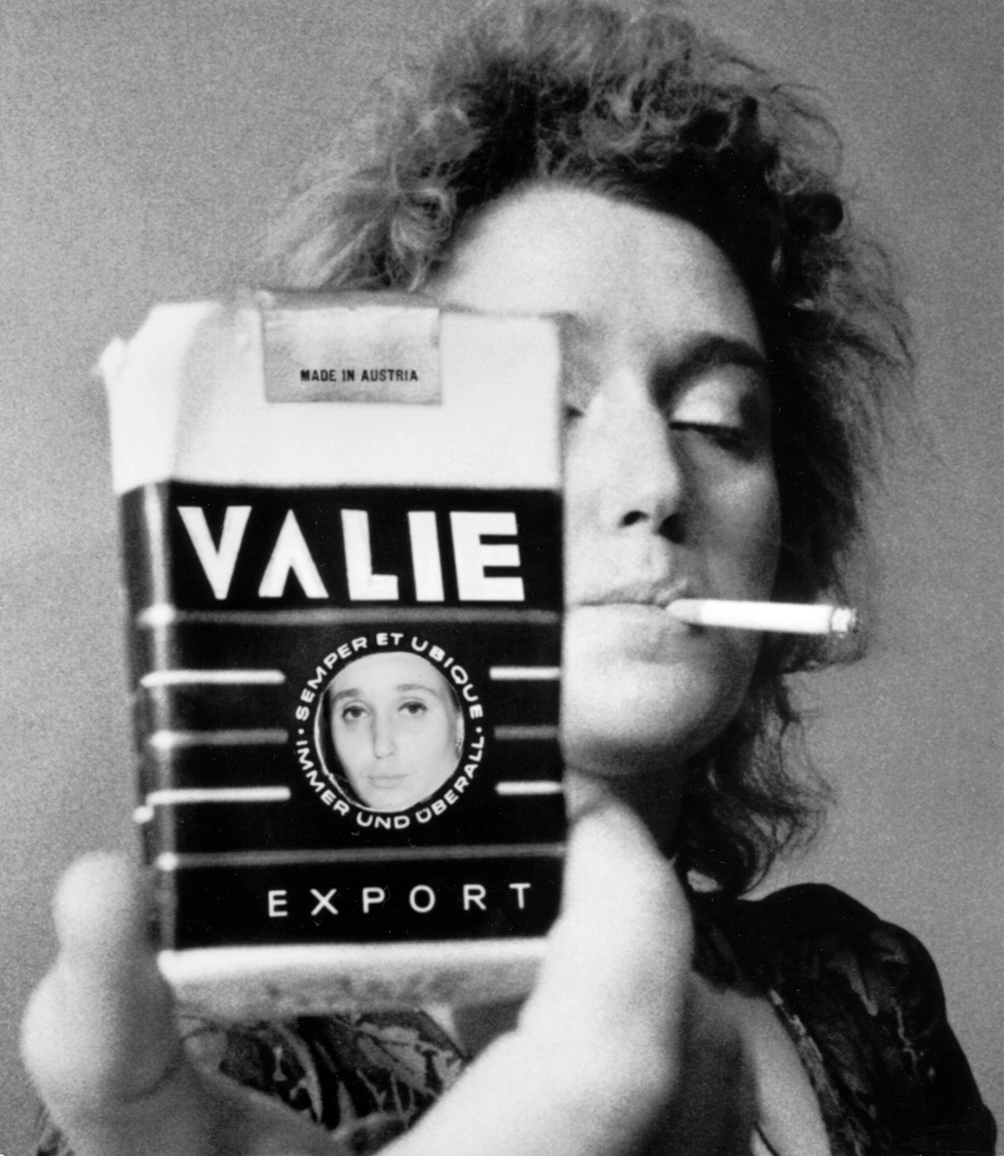 VALIE EXPORT: SMART EXPORT Selbstportrait, 1970, Objektfoto: Gertraud Wolfschwenger © VALIE EXPORT, Bildrecht Wien, 2025  