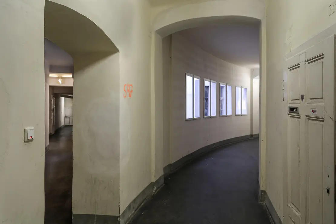 Gang des ehemaligen Grand Hotel National in der Taborstraße, Foto: Benjamin von Radom