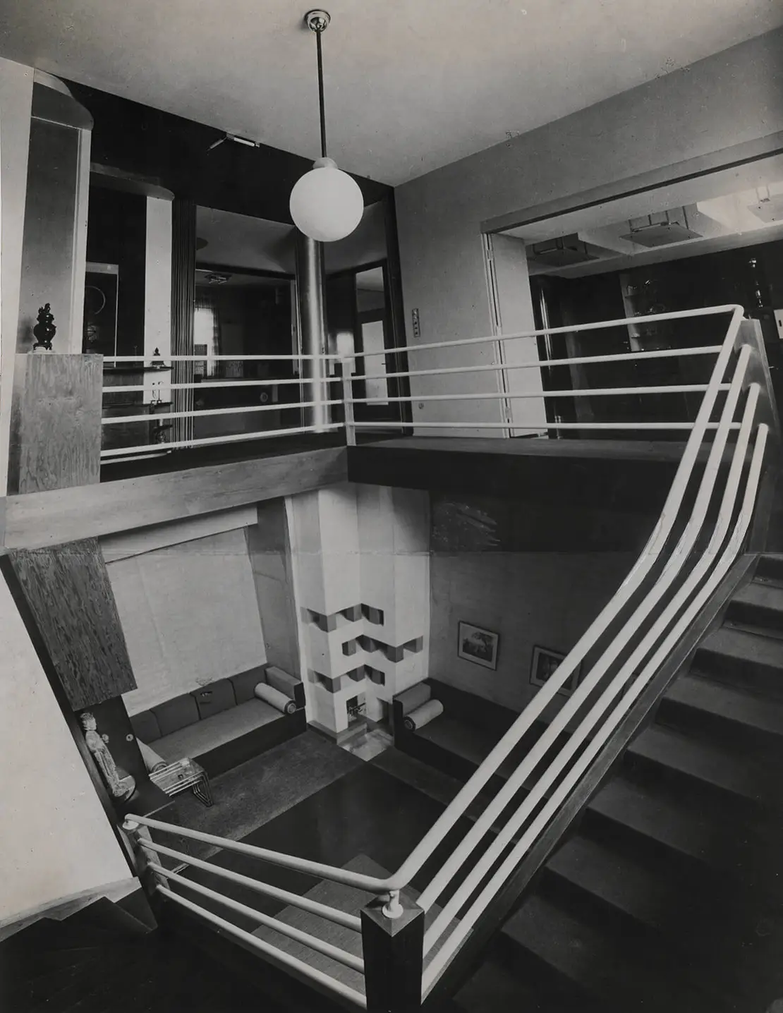 Umbau eines Einfamilienhauses in ein Zweifamilienhaus und Einrichtung für Franz Neumann, Reichenberg, 1930, Bauhaus-Archiv Berlin, © Daniela Singer