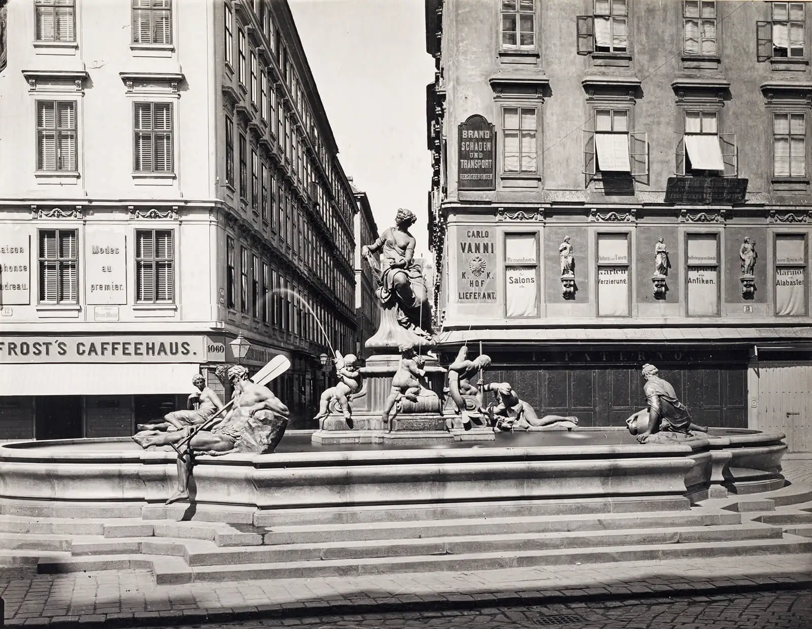 Der Donnerbrunnen mit den Kopien der Figuren, Fotografie (Silbergelatinepapier) von Michael Frankenstein um 1890, Wien Museum