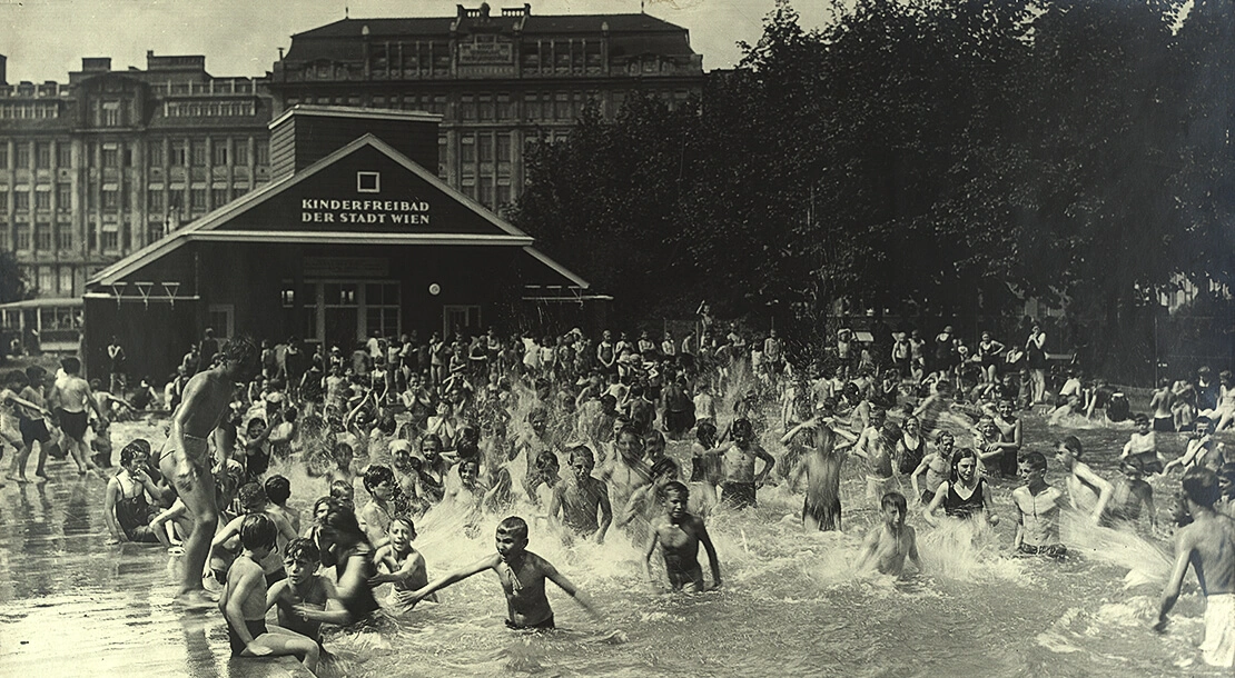 Fritz Sauer, 5., Kinderfreibad Margaretengürtel, nach 1926, Repro Peter Kainz, Wien Museum