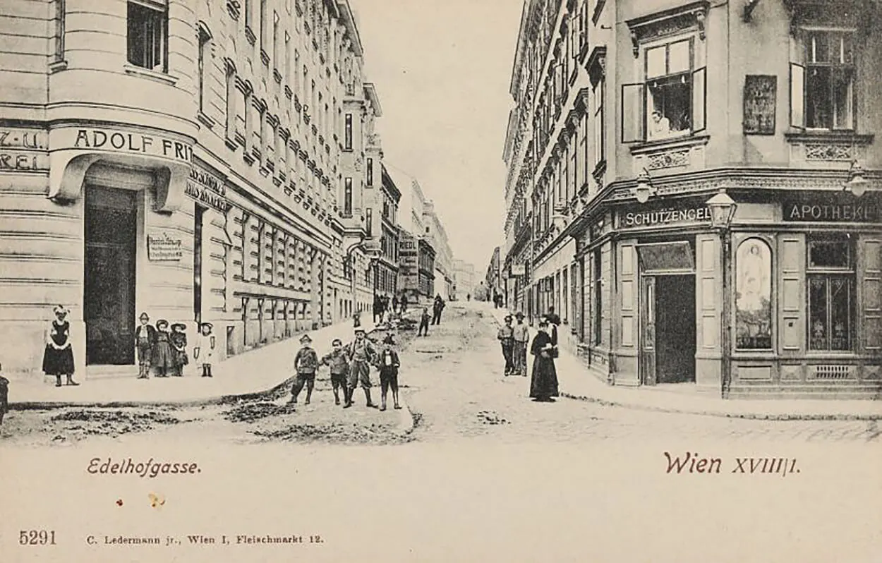 18., Edelhofgasse - mit Apotheke „Zum Schutzengel“, Ansichtskarte, 1900-1905  © Wien Museum  