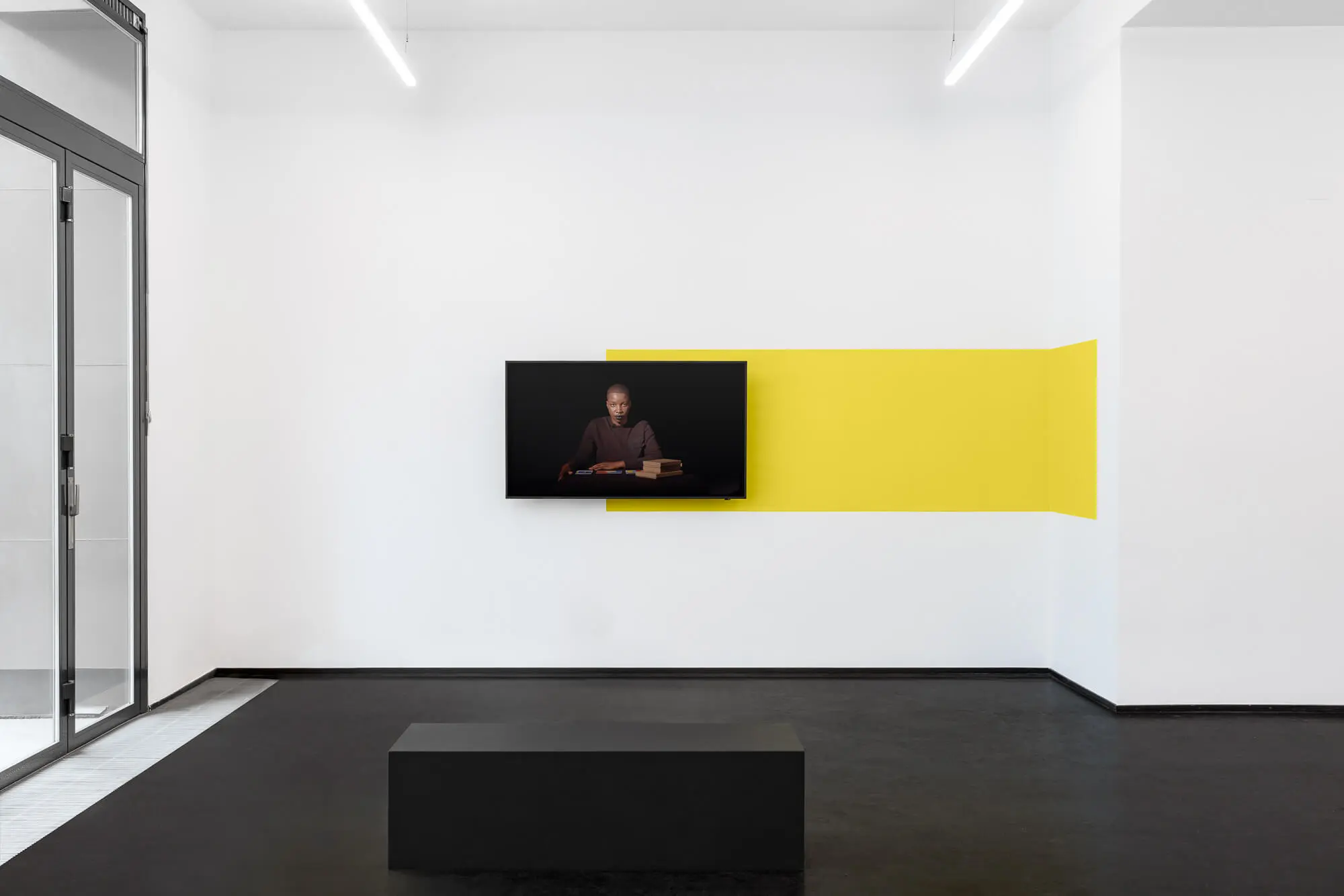 Die Ausstellung „Strike a Pose“ im Jesuitenfoyer, Foto: kunst.dokumentation.com / Manuel Carreon Lopez