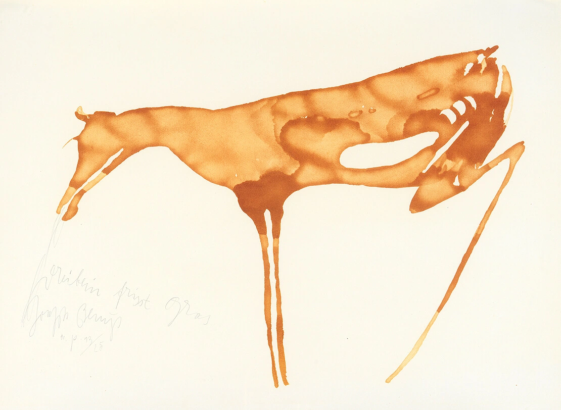 Joseph Beuys: Hirschkuh / Dreibein frisst Gras, 1979, Sammlung Ph. Konzett, Wien, Foto: Pixelstorm, Wien / Bildrecht, Wien 2021   