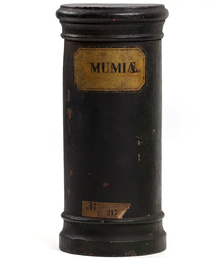 Apothekergefäß für Mumienpulver, Museum für Hamburgische Geschichte, Foto: Christoph Braun/Wikimedia Commons  