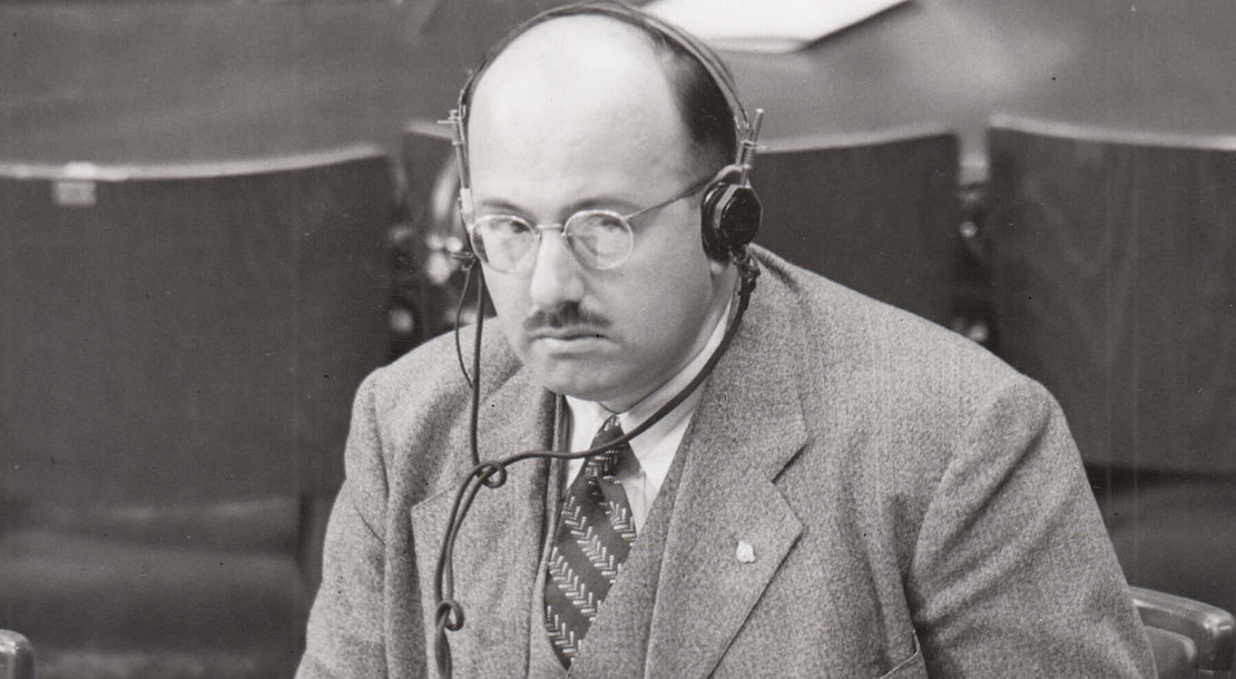 Leo Alexander als wissenschaftlicher Berater beim sog. Nürnberger Ärzteprozess, 1946, Foto: Wikimedia Commons 