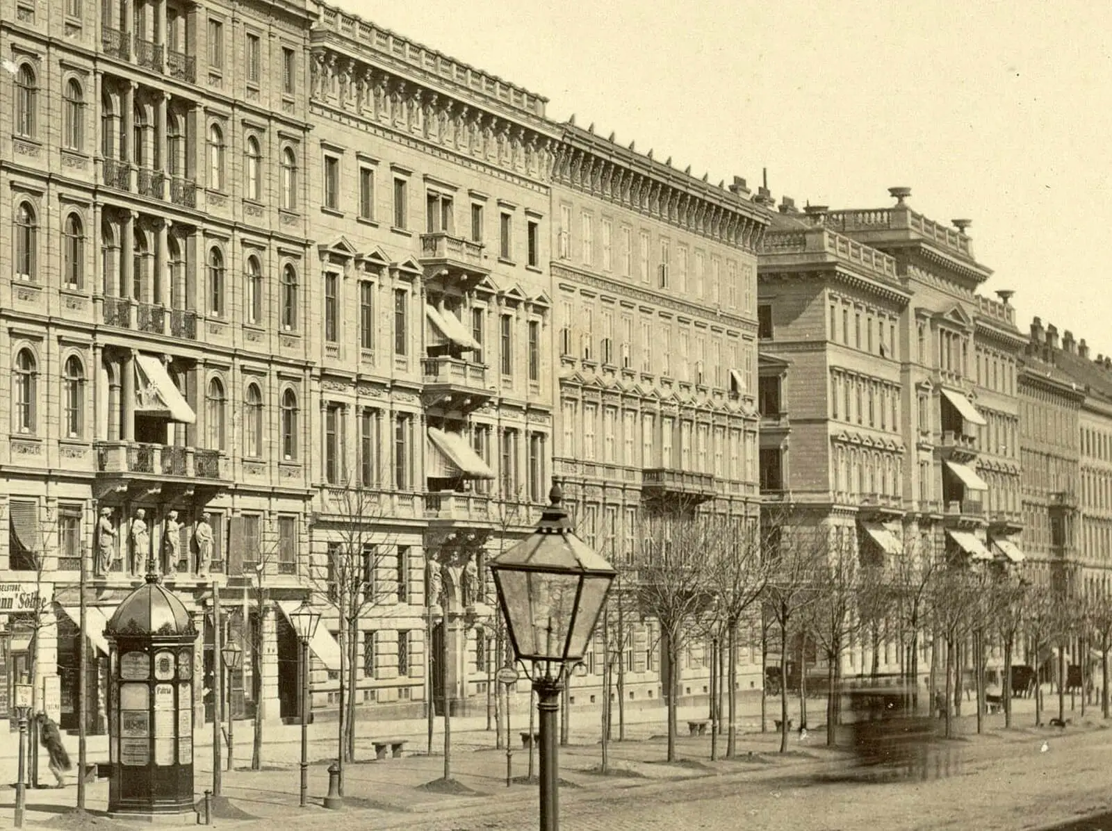 Mietshäuser an der Nordseite des Kärntner Rings, Fotografie von Carl Haack, um 1865 (Detail), Wien Museum