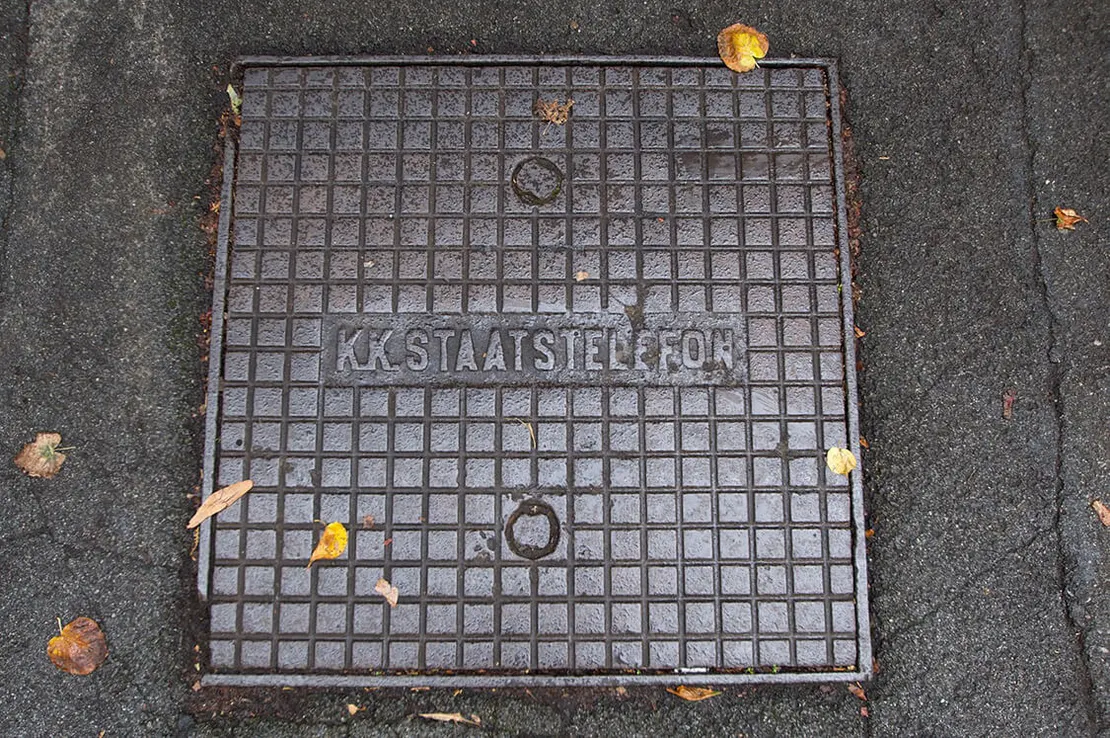 Schachtdeckel am Parkring, Foto: Thomas Keplinger