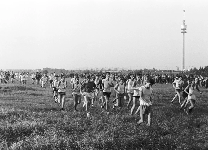 Zweiter Brückenlauf in Wien, 1965, Votava / brandstaetter images / picturedesk.com