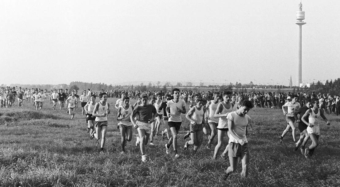 Zweiter Brückenlauf in Wien, 1965, Votava / brandstaetter images / picturedesk.com