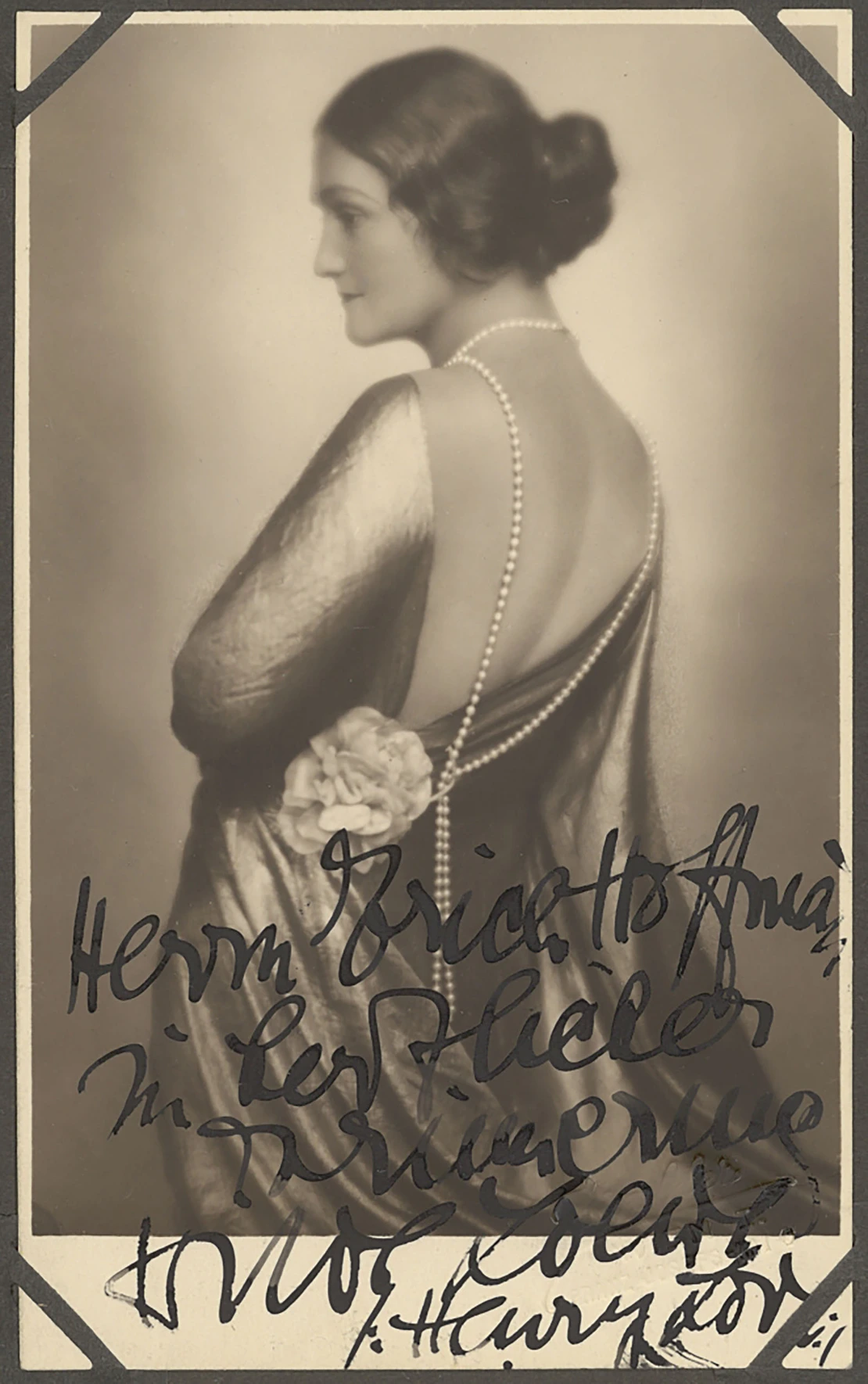 Porträt Hilde Loewe-Flatter, undatiert, Wienbibliothek im Rathaus, Nachlass Hermann Leopoldi (ZPH-1564/9)