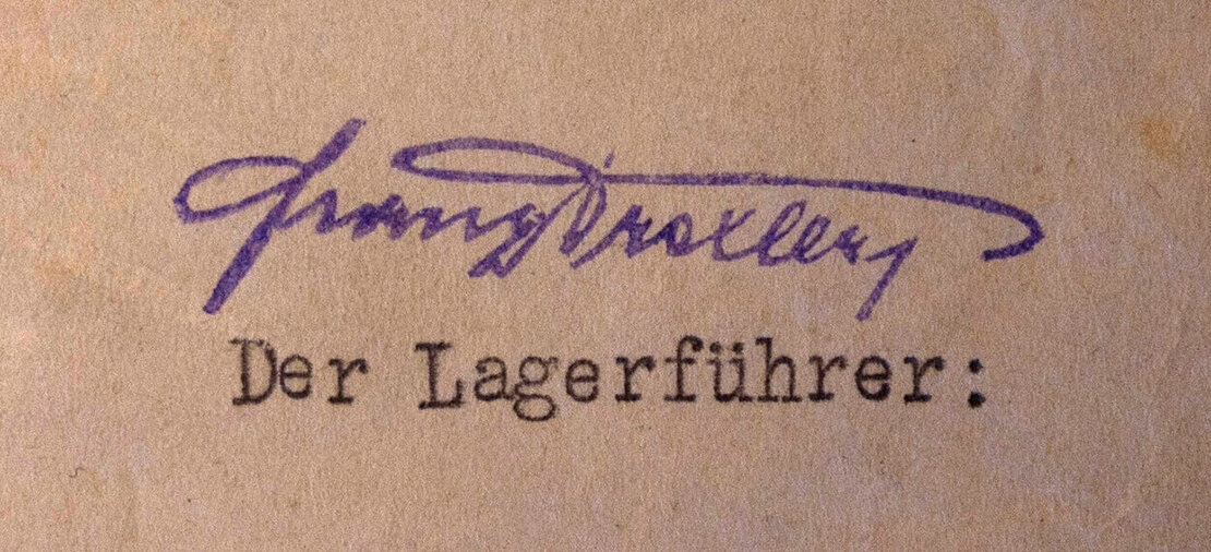 Unterschriftsstempel des Lagerführers Franz Drexler. Quelle: WStLA