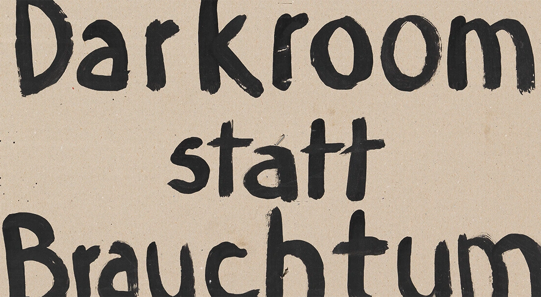 Schild von der Regenbogenparade 2009 / H.A.P.P.Y-Archiv / Christopher Wurmdobler und Orlando Pescatore / Wien Museum