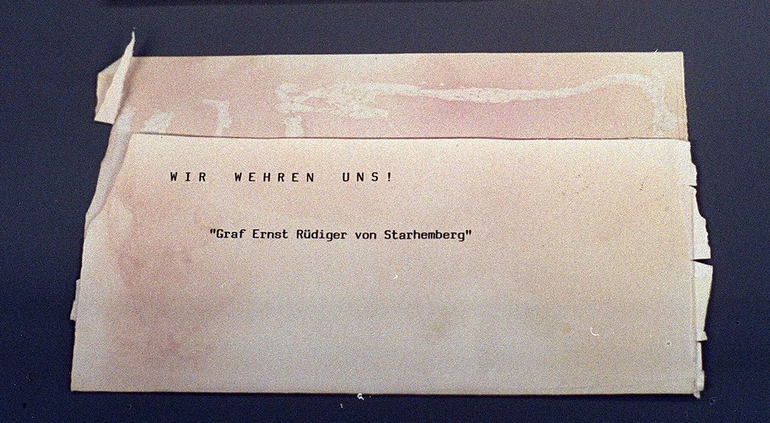 Umschlag einer nicht explodierten Briefbombe, BMI / Direktion für Spezialeinheiten, Foto: Robert Newald 