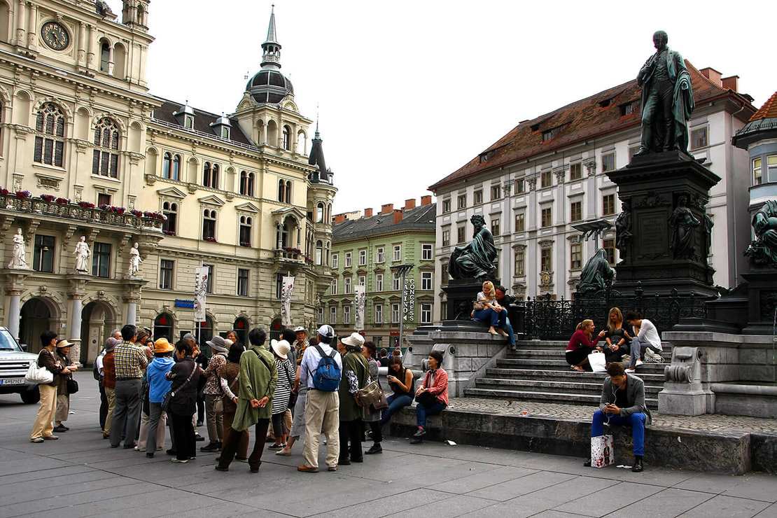 Das von Josef Pönninger entworfene Erzherzog-Johann-Denkmal steht seit 1878 am Grazer Hauptplatz. Foto: Klaus Nowottnick / dpa / picturedesk.com 