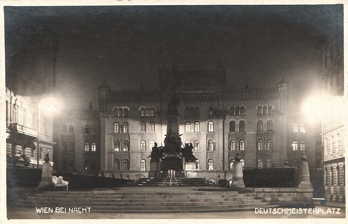 Wien bei Nacht, Deutschmeisterplatz, 1925, Hersteller: P. Ledermann, Wien, Sammlung Payer