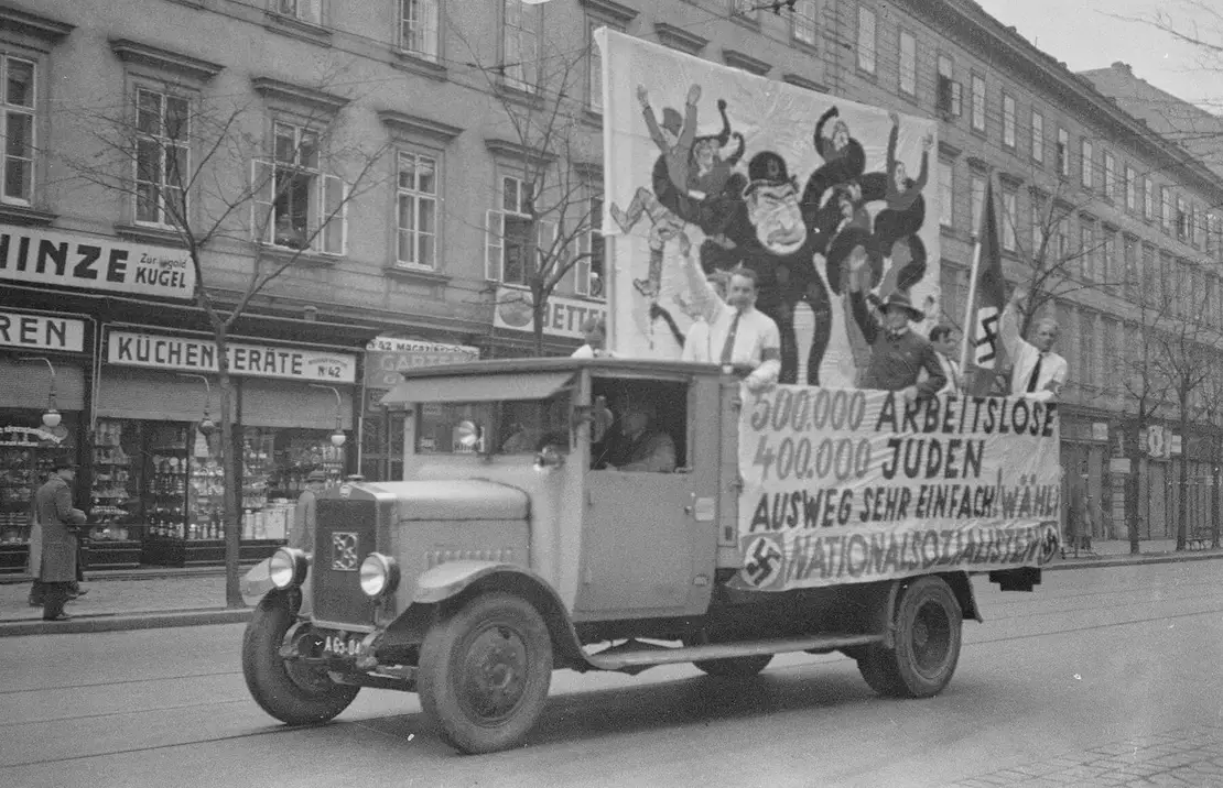Kundgebung der Nationalsozialisten in Wien, 1932, Foto: Lothar Rübelt/Bildarchiv Austria  