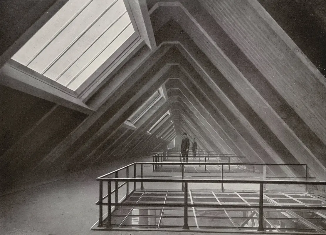Blick in das Dachgeschoß des Wiener Bankvereins im Rohbau, um 1911, Privatsammlung, Foto: TimTom