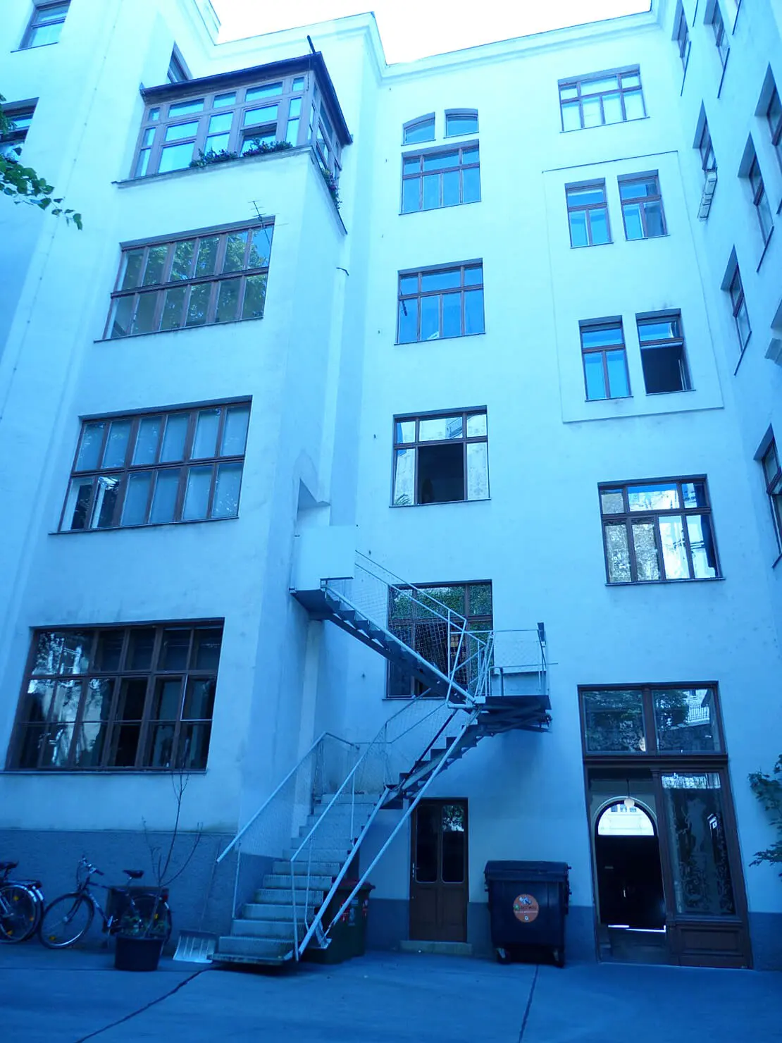 1989 errichtete Fluchtstiege von Wolfgang Tschapeller, 2018, Foto: Atelier Czech