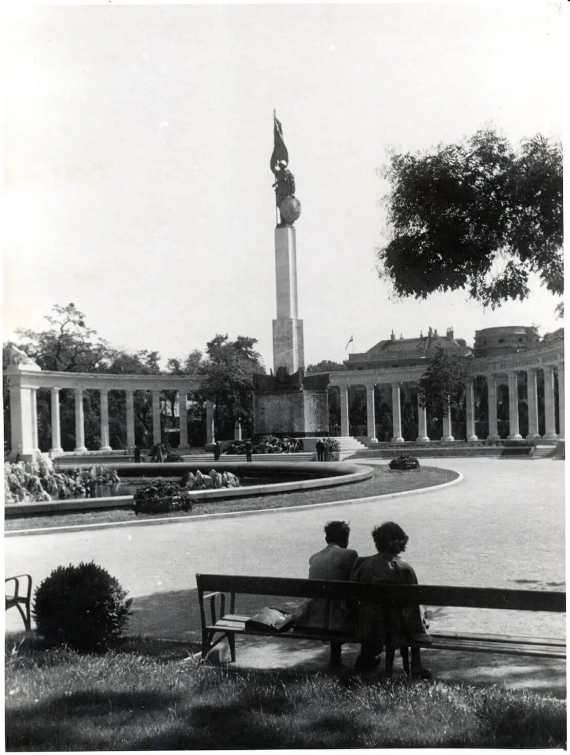 Denkmal der Roten Armee, Herbst 1945, anonyme Fotografie, Wien Museum