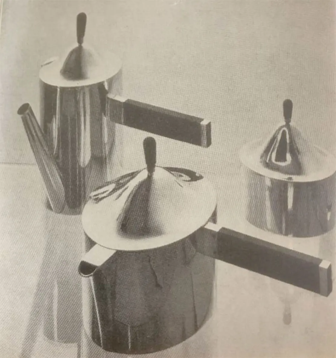 Teeservice von Josef Hoffmann, Abbildung aus dem Buch von Bevis Hillier, Archiv Maryška  