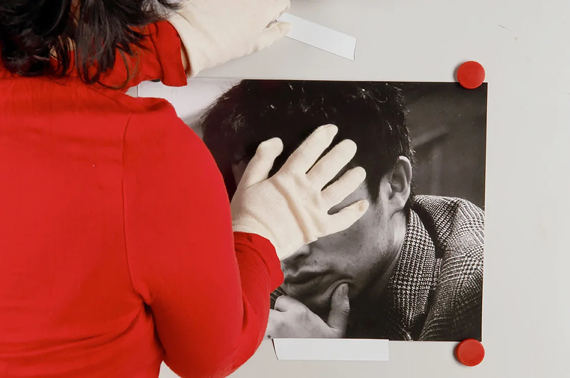 Lisa Rastl, Zen for Doing, 2009, Video, 9 min, loop, mit Ton, Videostill: Lisa Rastl, Werk: Nam June Paik, Exposition of Music, 1963, Sammlung mumok  