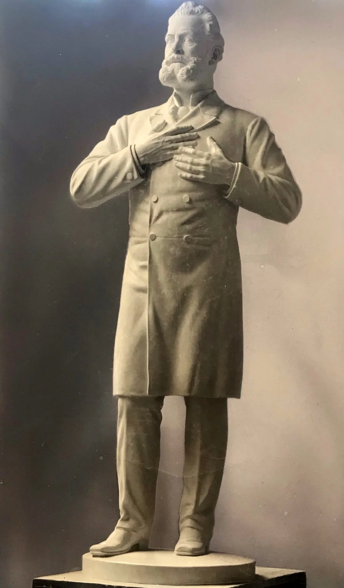 Gipsmodell für das Standbild Karl Luegers, Baden, Stadtarchiv Baden