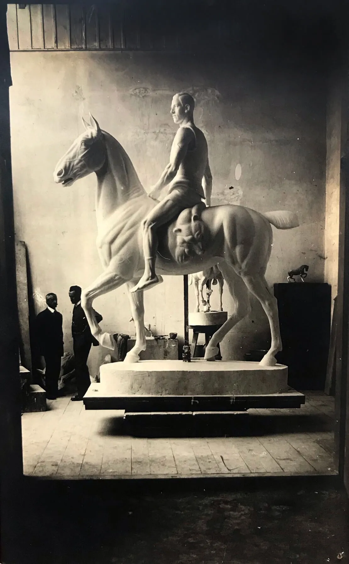 Denkmal für Baron Géza von Gutmann im Atelier des Künstlers, 1917, Stadtarchiv Baden  