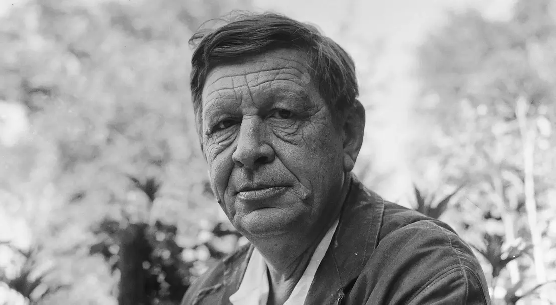 W. H. Auden in seinem Haus in Kirchstetten, 1959, Foto: Barbara Pflaum / brandstaetter images / picturedesk.com  