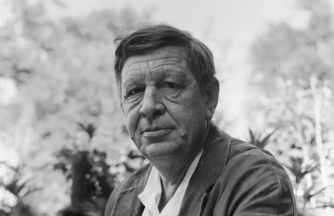 W. H. Auden in seinem Haus in Kirchstetten, 1959, Foto: Barbara Pflaum / brandstaetter images / picturedesk.com