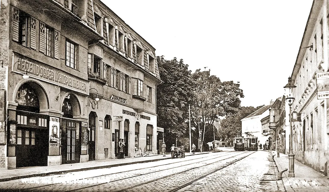 Das Hetzendorfer Lichtspieltheater (1120, Hetzendorfer Straße 75a) wurde 1917 im Erdgeschoß eines Wohnhauses eingerichtet und bestand bis 1971. Es handelte sich um ein typisches Grätzelkino mit gemischtem Programm für Jung und Alt. Foto: Wiener Bezirksmuseen