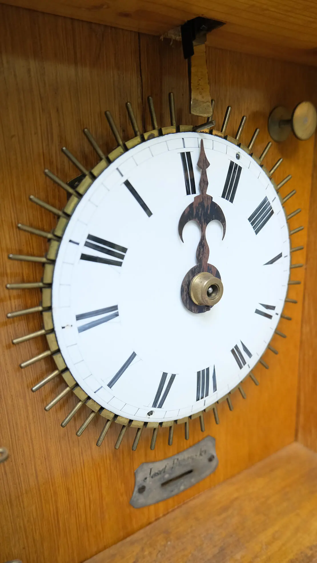 Stift wird durch Zugmechanismus umgelegt, um Kontrollzeitpunkt zu markieren. Foto: Tabea Rude  