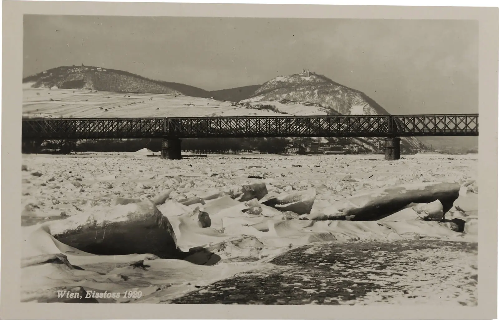 Eisstoß auf der Donau im Winter 1928/29, Ansichtskarte, Wien Museum, Inv.-Nr. 235263